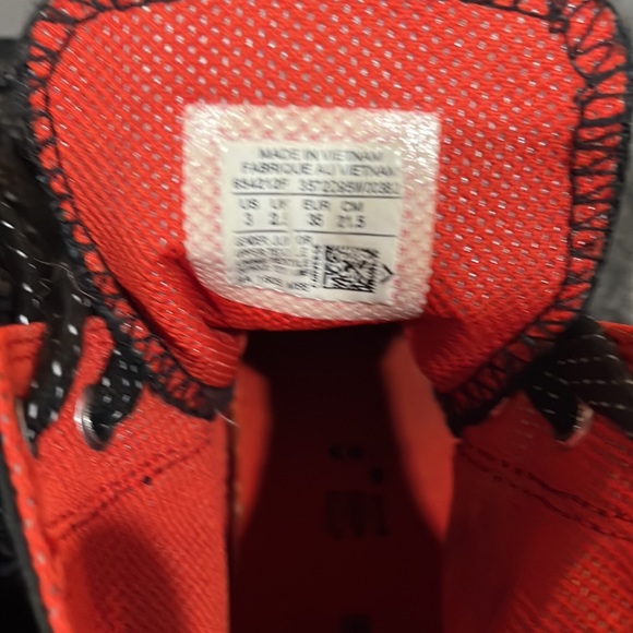 Converse Chuck Taylor All-Star Youth Sz 3 Blk/Red/Gry Water Repellent GUC - Picture 5 of 7